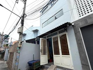 Nhà 2 tầng 61.3m2  ngang 4.16m. hẻm xe hơi ra vào thoải mái  ngay chợ thủ đức