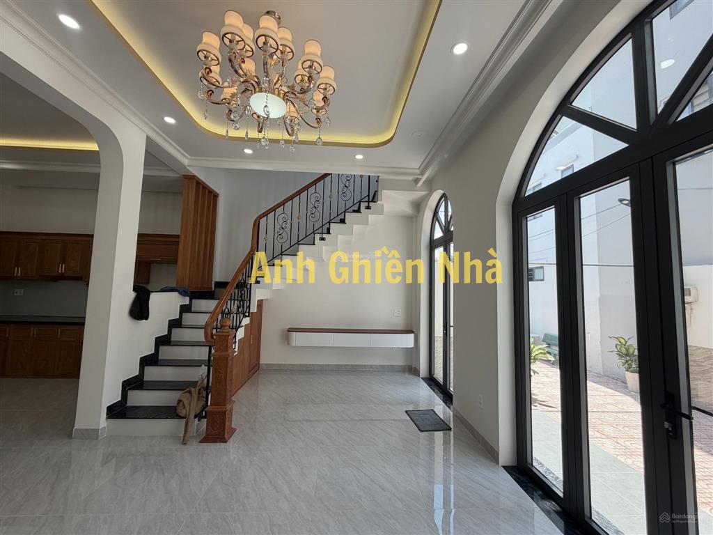 Xây mới! nhà tân cổ điển ngang 6m  xe hơi đỗ cửa  dtsd 80m2  gần giga mall và phạm văn đồng