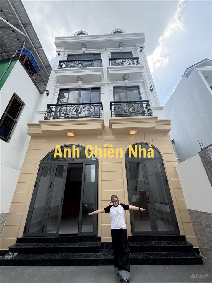 Xây mới! nhà tân cổ điển ngang 6m  xe hơi đỗ cửa  dtsd 80m2  gần giga mall và phạm văn đồng