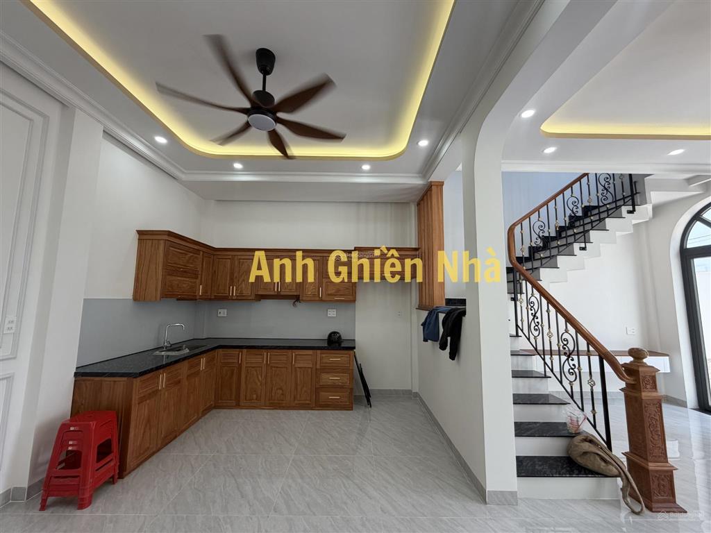 Xây mới! nhà tân cổ điển ngang 6m  xe hơi đỗ cửa  dtsd 80m2  gần giga mall và phạm văn đồng