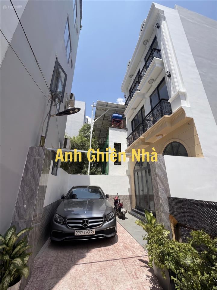 Xây mới! nhà tân cổ điển ngang 6m  xe hơi đỗ cửa  dtsd 80m2  gần giga mall và phạm văn đồng
