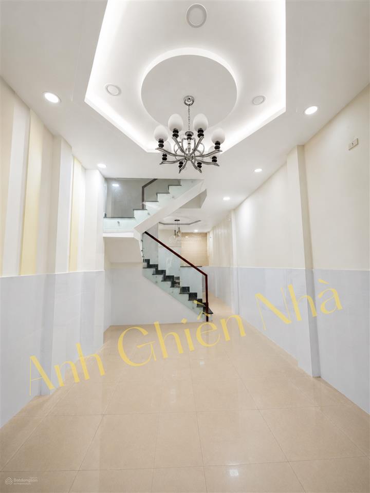 Nhà 4 tầng! đường nhựa 7m  kdc an ninh yên tĩnh  gần giga mall và nút giao bình triệu