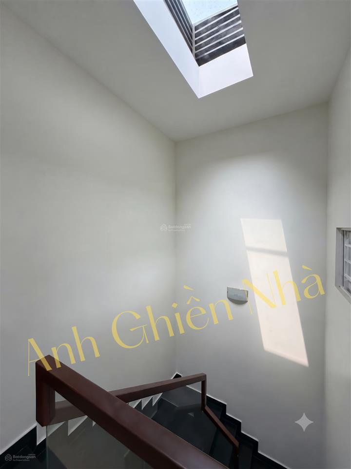 Nhà 4 tầng! đường nhựa 7m  kdc an ninh yên tĩnh  gần giga mall và nút giao bình triệu