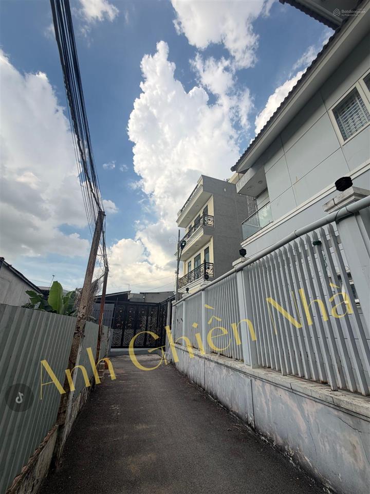 Nhà tân cổ điển xây mới! 4 tầng ngang 6m  cạnh phạm văn đồng đoạn chợ hiệp bình