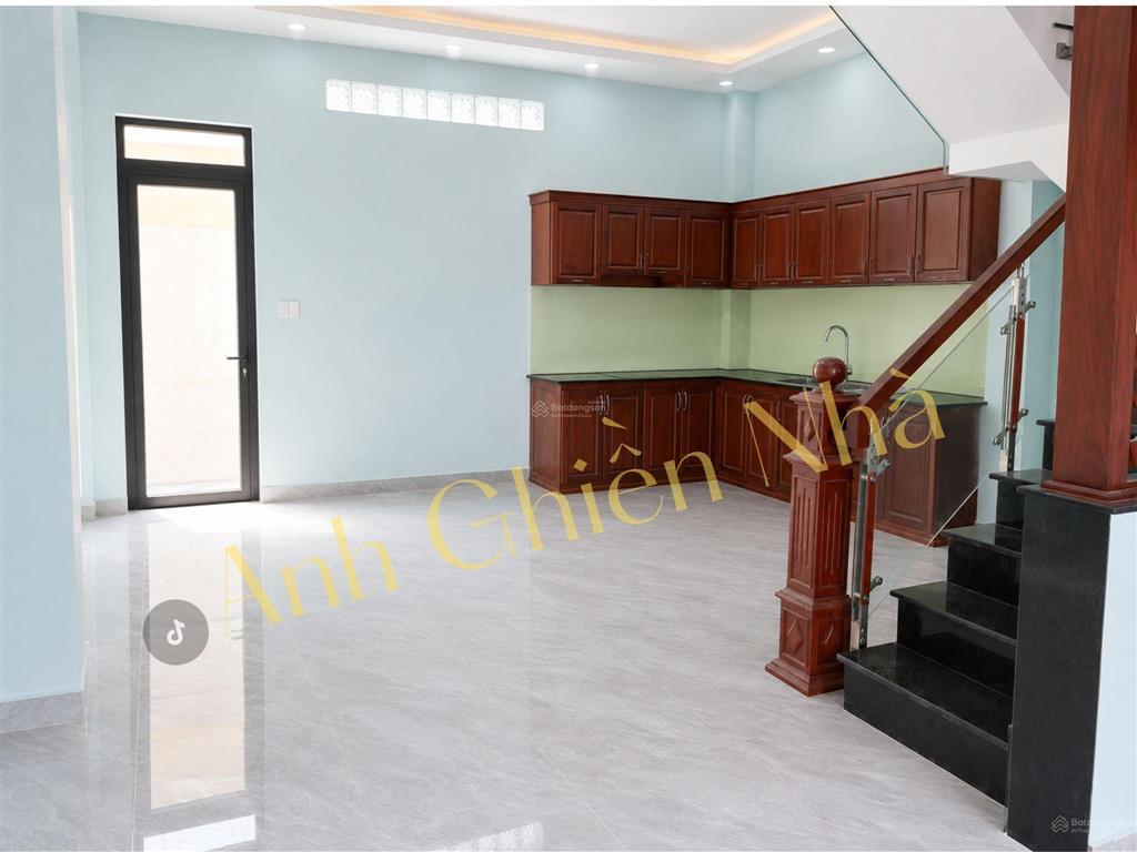 Nhà tân cổ điển xây mới! 4 tầng ngang 6m  cạnh phạm văn đồng đoạn chợ hiệp bình