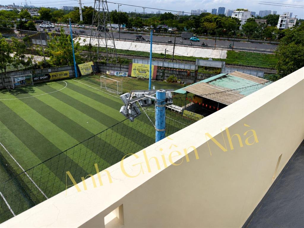 Nhà tân cổ điển xây mới! 4 tầng ngang 6m  cạnh phạm văn đồng đoạn chợ hiệp bình