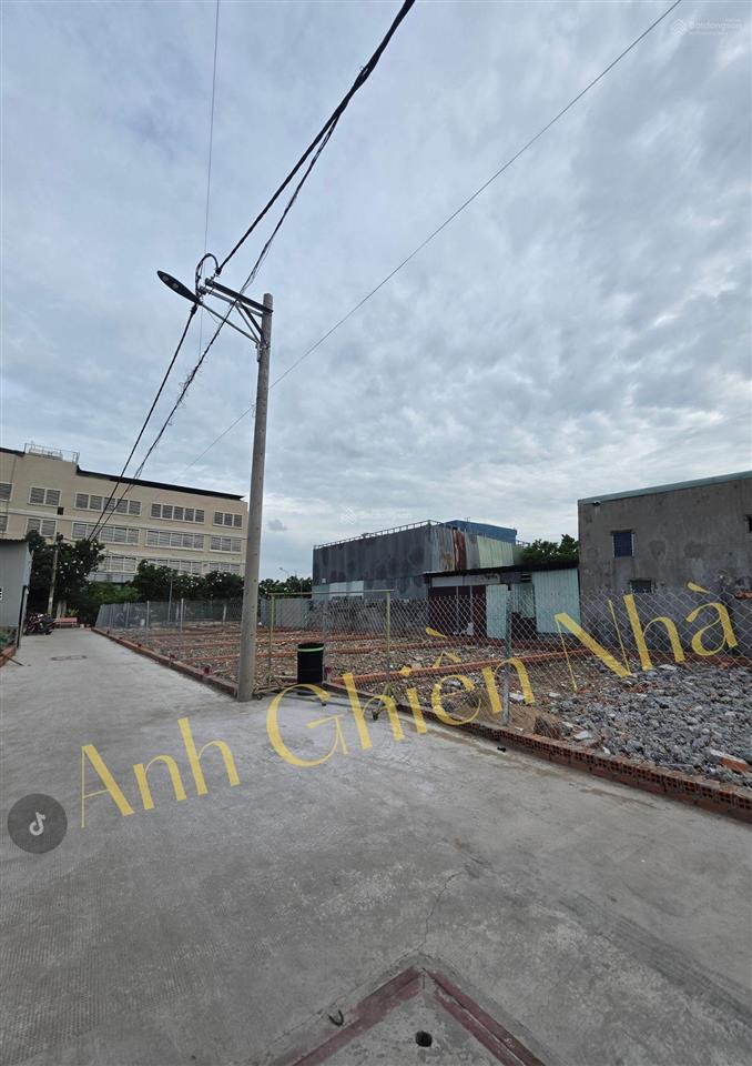 Cần bán gấp! lô góc thoáng  mặt tiền rộng 5.6m  đường nhựa xe hơi quay đầu  cạnh vạn phúc city