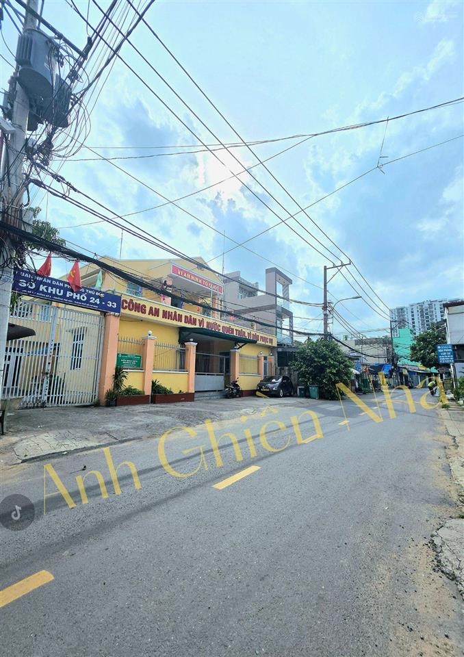 Bán đất tặng trọ! 61m2  ngang 4.5m  đường nhựa xe hơi quay đầu  ngay trung tâm thủ đức