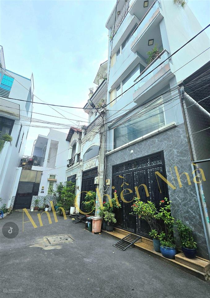 Bán đất tặng trọ! 61m2  ngang 4.5m  đường nhựa xe hơi quay đầu  ngay trung tâm thủ đức