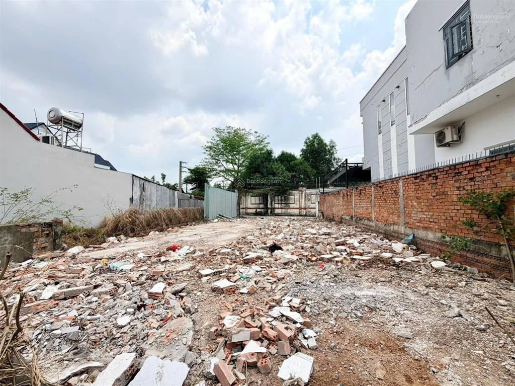 Cần ra nhanh lô đất ngay vin hóc môn, gần vành đai3 100m2, sổ hồng riêng