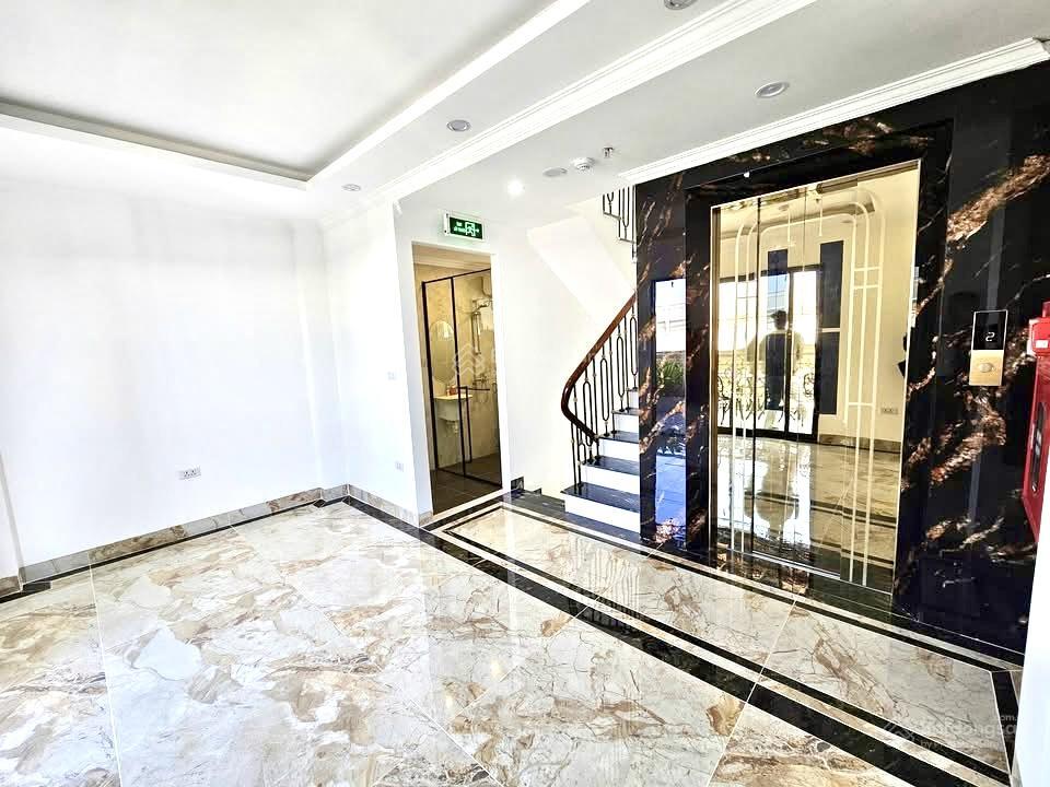 Mặt phố đại la  kinh doanh  40m x 7 tầng thang máy  nội thất âu châu  vỉa hè  giá 28.6 tỷ