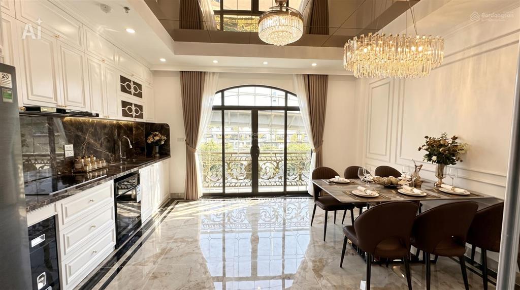 Mặt phố đại la  kinh doanh  40m x 7 tầng thang máy  nội thất âu châu  vỉa hè  giá 28.6 tỷ