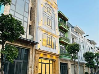 Mặt phố đại la  kinh doanh  40m x 7 tầng thang máy  nội thất âu châu  vỉa hè  giá 28.6 tỷ