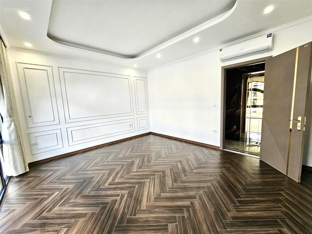 Mặt phố đại la  kinh doanh  40m x 7 tầng thang máy  nội thất âu châu  vỉa hè  giá 28.6 tỷ