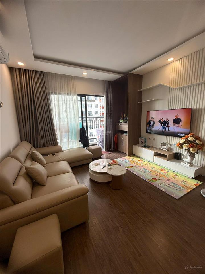 Chính chủ bán gấp căn hộ 90m2 tại eco lake view 32 đại từ