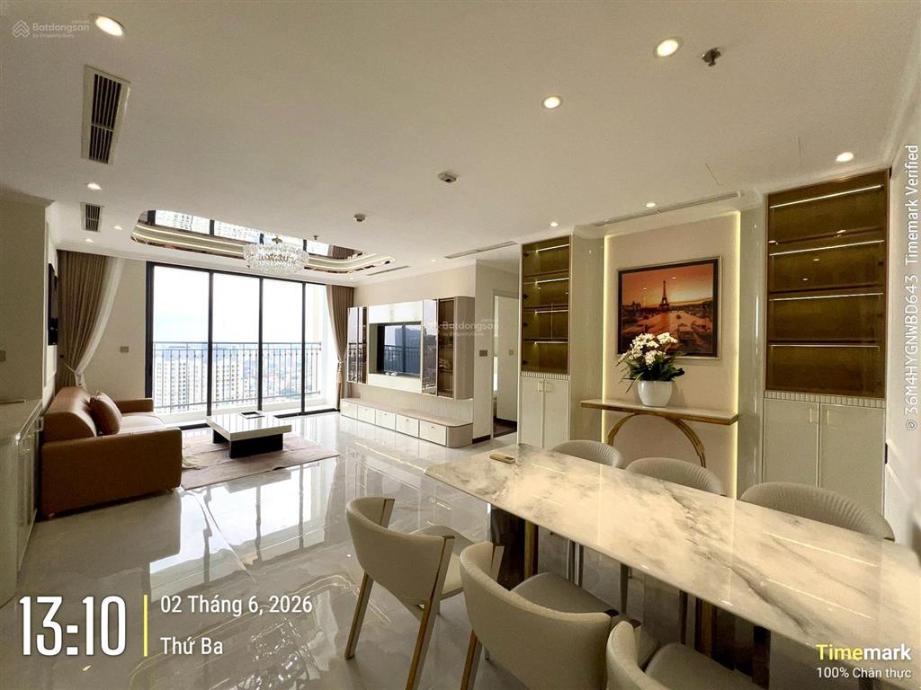 Đẹp từ nội thất đến view city  view siêu chill về đêm