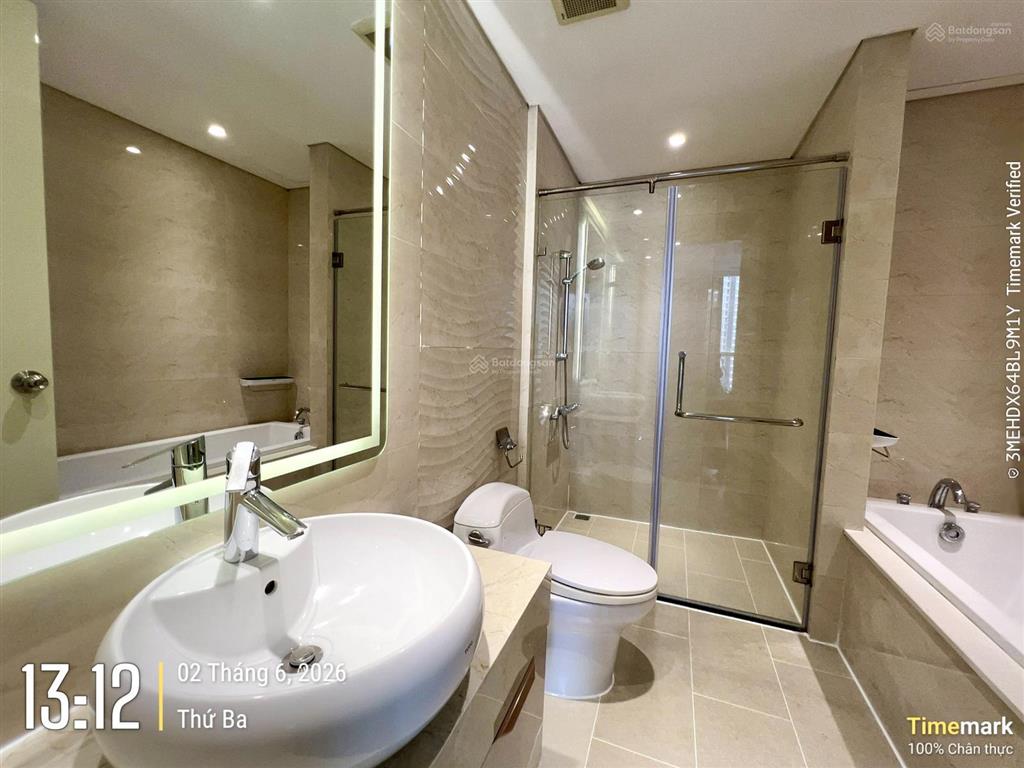 Đẹp từ nội thất đến view city  view siêu chill về đêm