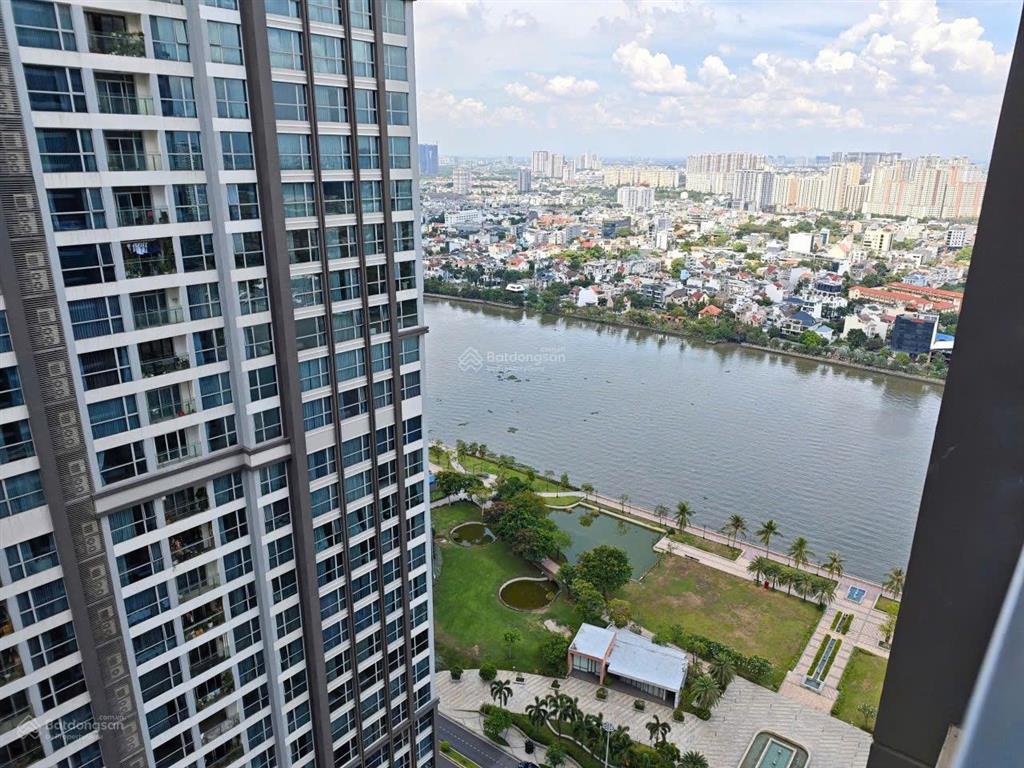 Hàng đẹp central 1  1pn view sông thoáng mát  nhà trống, sổ sẵn
