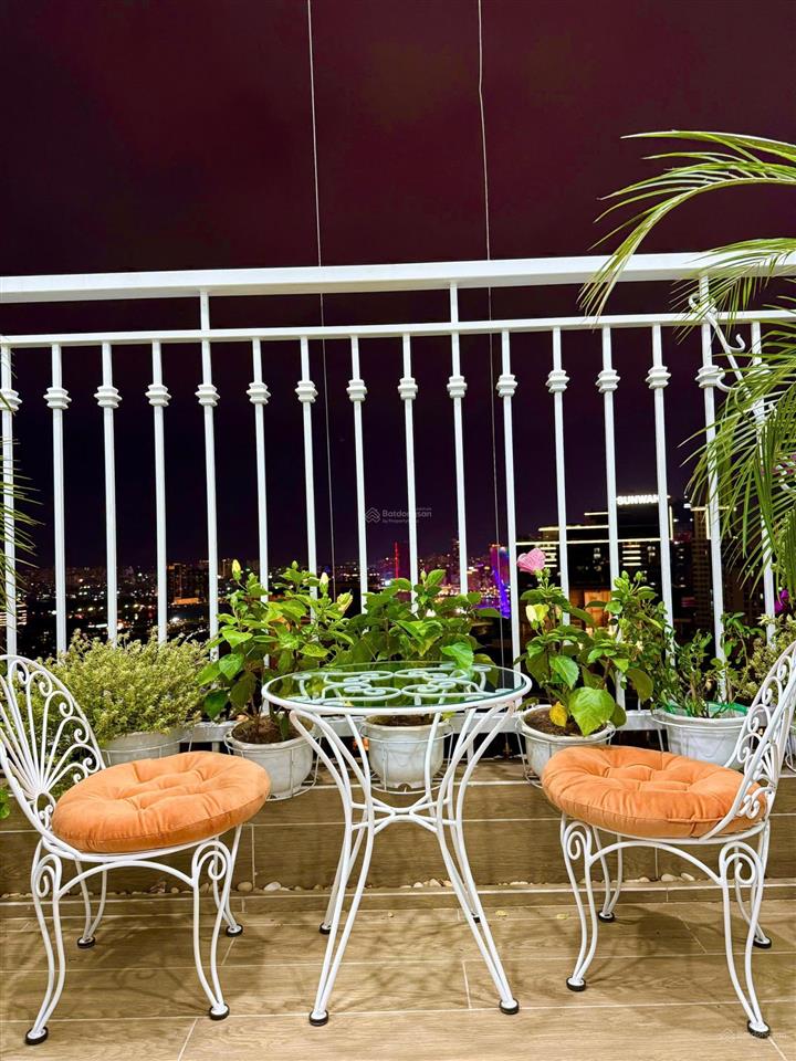 Central 2 | 135m²  4 ban công  view sông & pháo hoa  có sẵn dòng tiền 65 triệu/tháng