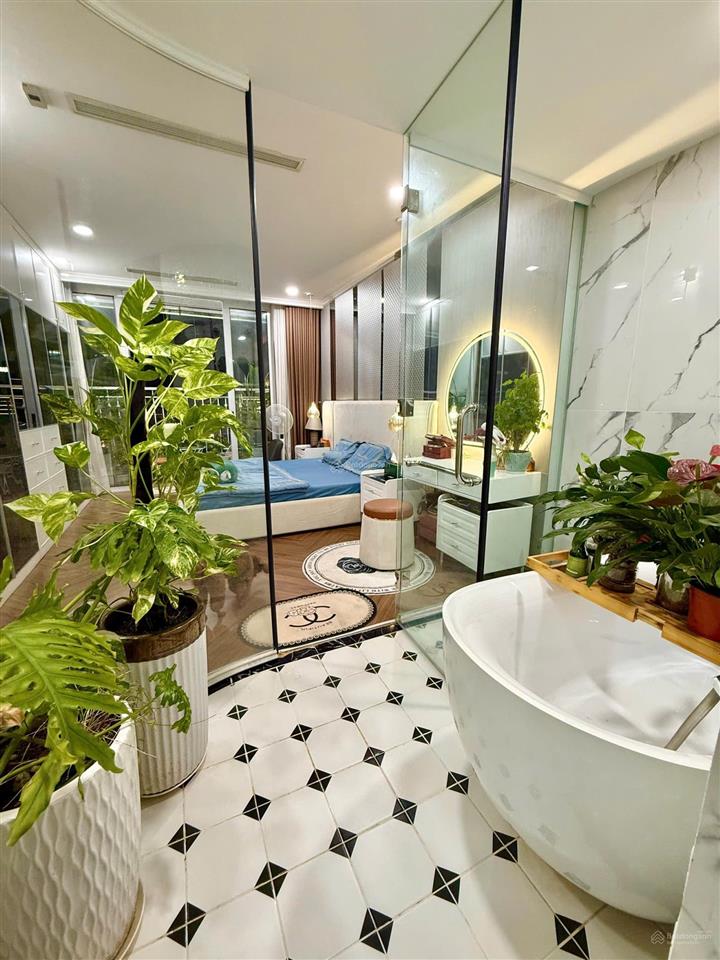 Central 2 | 135m²  4 ban công  view sông & pháo hoa  có sẵn dòng tiền 65 triệu/tháng