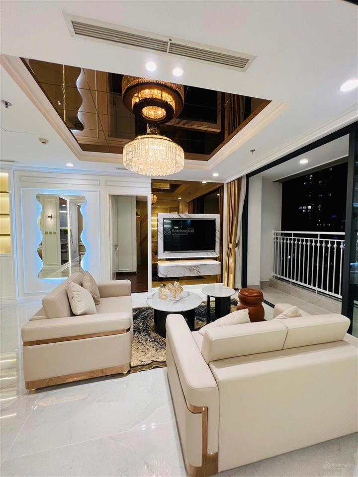 Landmark 1  view trực diện landmark 81 | nhà trống dễ xem
