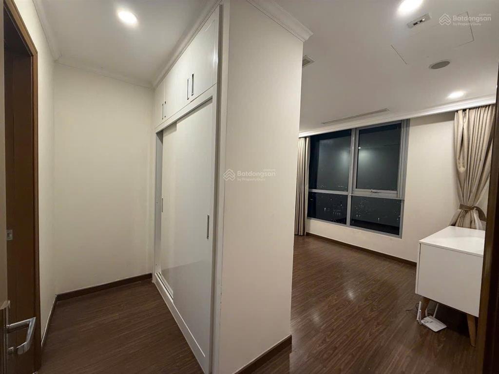 Siêu phẩm căn góc landmark 6 4pn 150m2 view bến du thuyền & landmark 81 25,5 tỷ