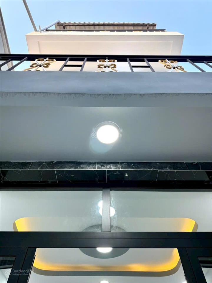 2,x tỷ có nhà ngay cạnh lotte mart khu him lam quận 7.