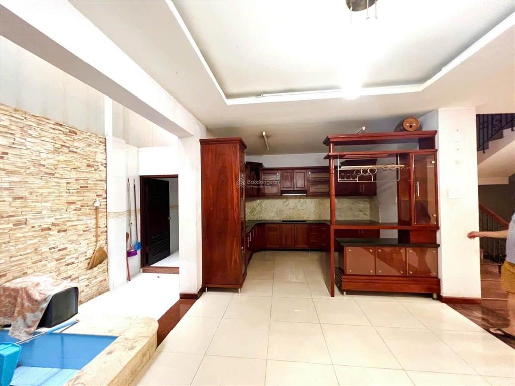 Bán nhà mặt tiền giá tốt kdc cao lỗ, 5 tầng  kd 50tr/tháng, gần cầu nguyễn tri phương, quận 8