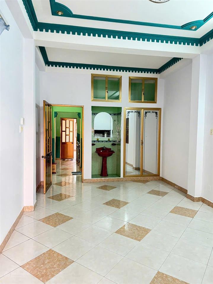 Giảm mạnh 5tr. cho thuê nhà mặt tiền kinh doanh 5 tầng, view sông, đường bến bình đông, quận 8
