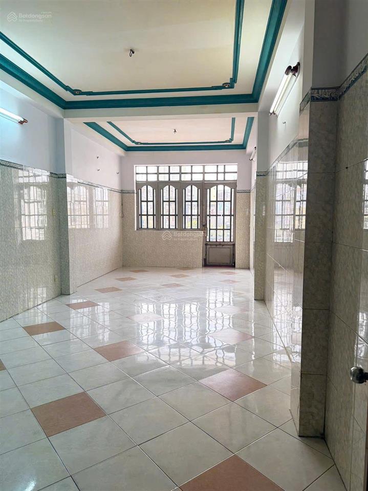 Giảm mạnh 5tr. cho thuê nhà mặt tiền kinh doanh 5 tầng, view sông, đường bến bình đông, quận 8