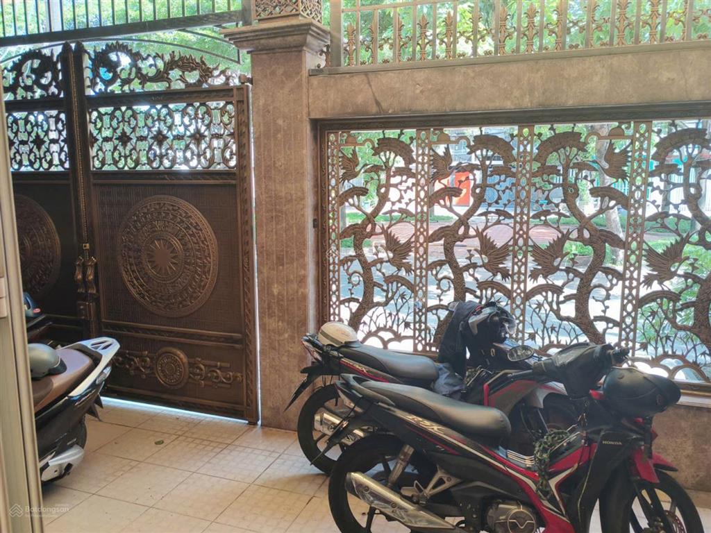 Bán nhà mặt tiền phạm thế hiển, diện tích lớn (4m x 30m), xây nhà hoặc kinh doanh dòng tiền, q8