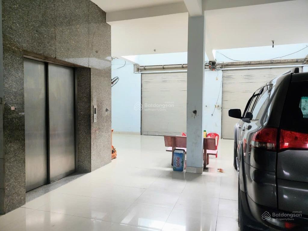 Bán nhà mặt tiền diện tích lớn (4m5 x 20), kinh doanh sầm uất, gần đường bến bình đông, cầu chà và