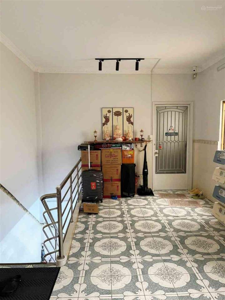 Bán nhà mặt tiền 3 tầng, (4m x 15m3), khu dân trí cao, đường ưu long gần cầu chà và, quận 8
