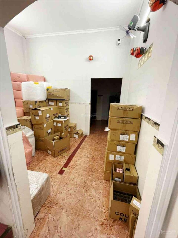 Bán nhà mặt tiền 3 tầng, (4m x 15m3), khu dân trí cao, đường ưu long gần cầu chà và, quận 8