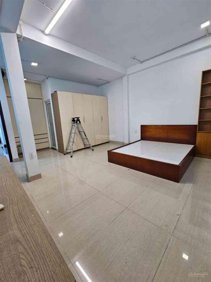 Bán lô góc mặt tiền kinh doanh, 4 tầng50tr/tháng, đường cao lỗ, quận 8. đối diện parcmall