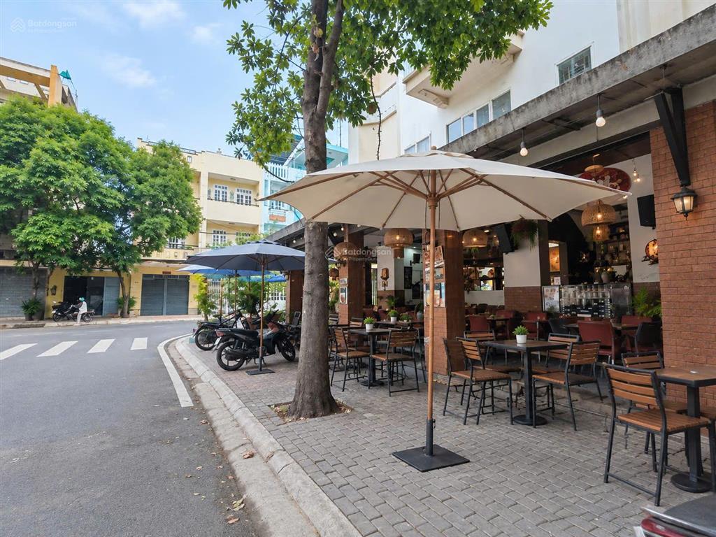 Bán lô góc mặt tiền kinh doanh, 4 tầng50tr/tháng, đường cao lỗ, quận 8. đối diện parcmall