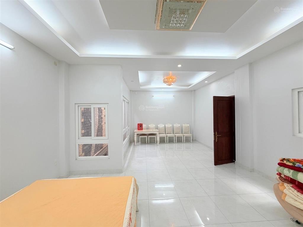 Bán nhà mặt tiền 120m2(6x20), 4 tầng, khu dân trí cao, an ninh, đường tạ quang bửu, quận 8