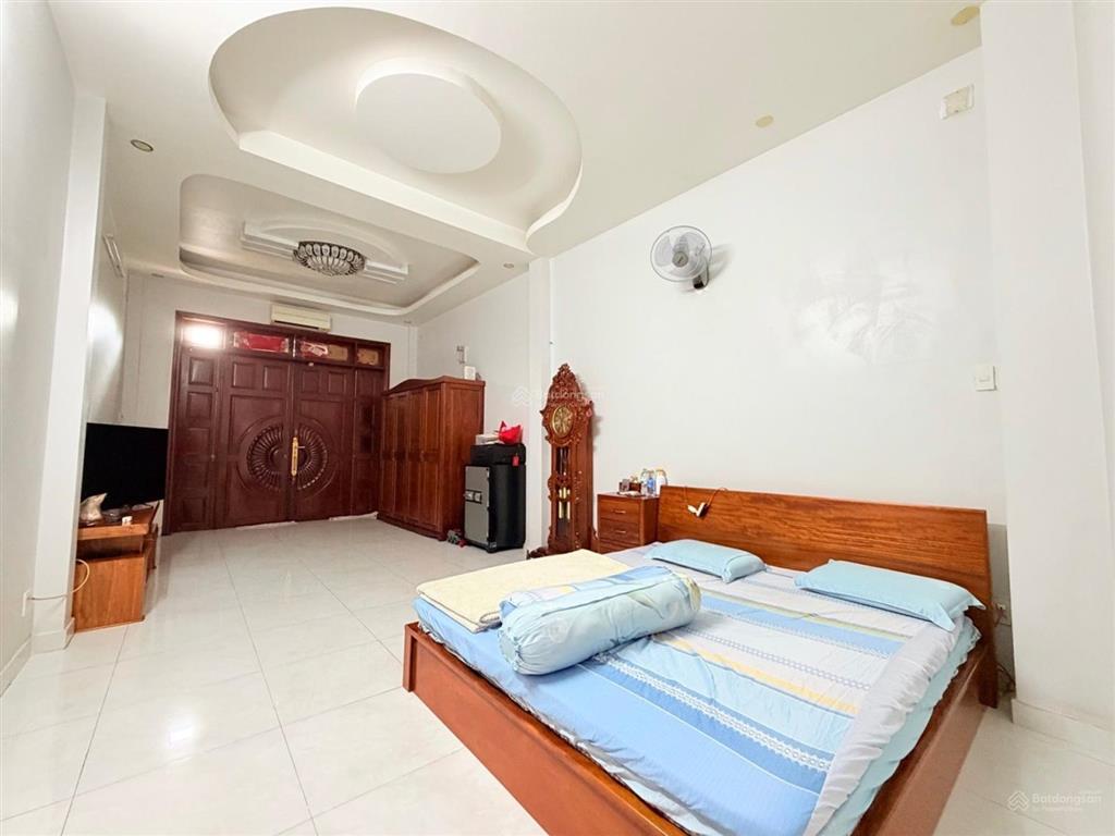 Bán nhà mặt tiền 120m2(6x20), 4 tầng, khu dân trí cao, an ninh, đường tạ quang bửu, quận 8