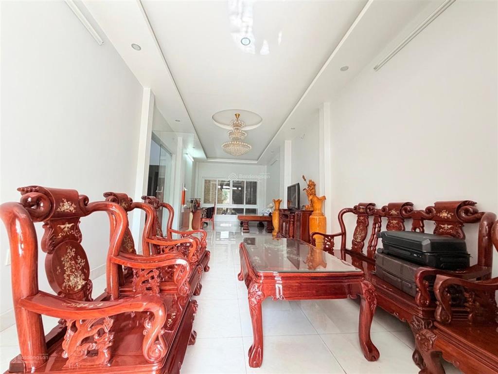 Bán nhà mặt tiền 120m2(6x20), 4 tầng, khu dân trí cao, an ninh, đường tạ quang bửu, quận 8