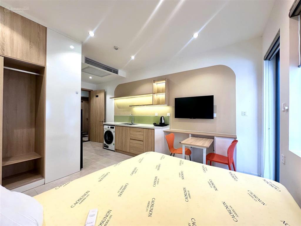 Sở hữu ngay căn studio cực xịn, ban công, full nội thất, đảo kim cương