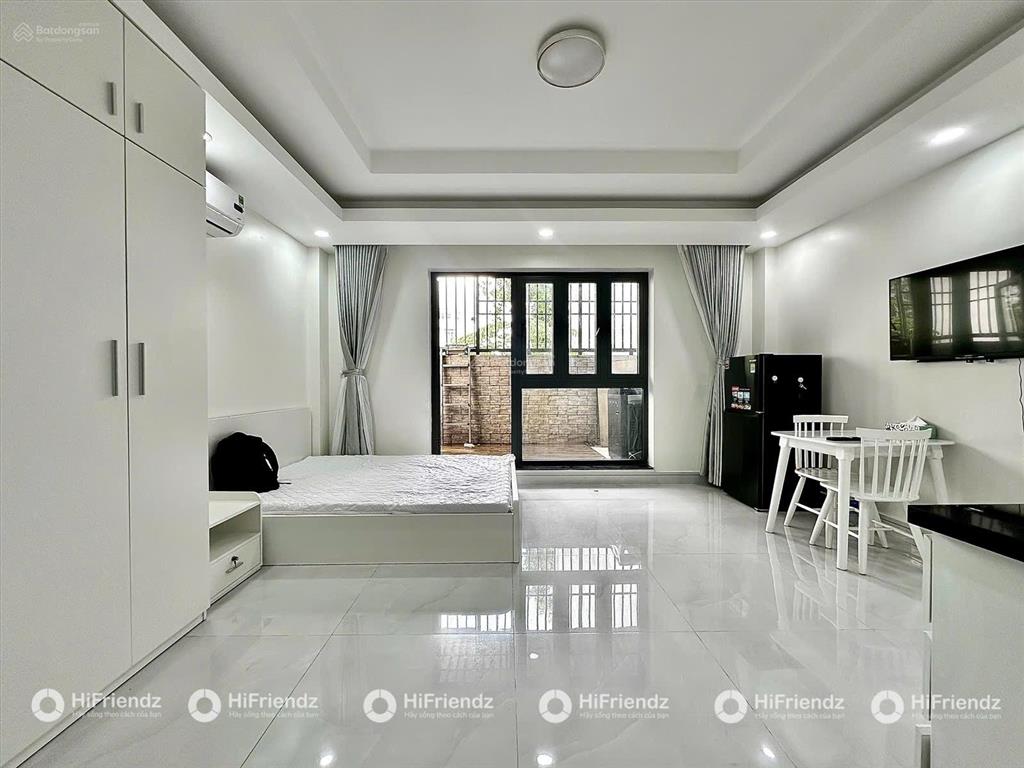 Căn hộ cao cấp, ban công, gần trung tâm