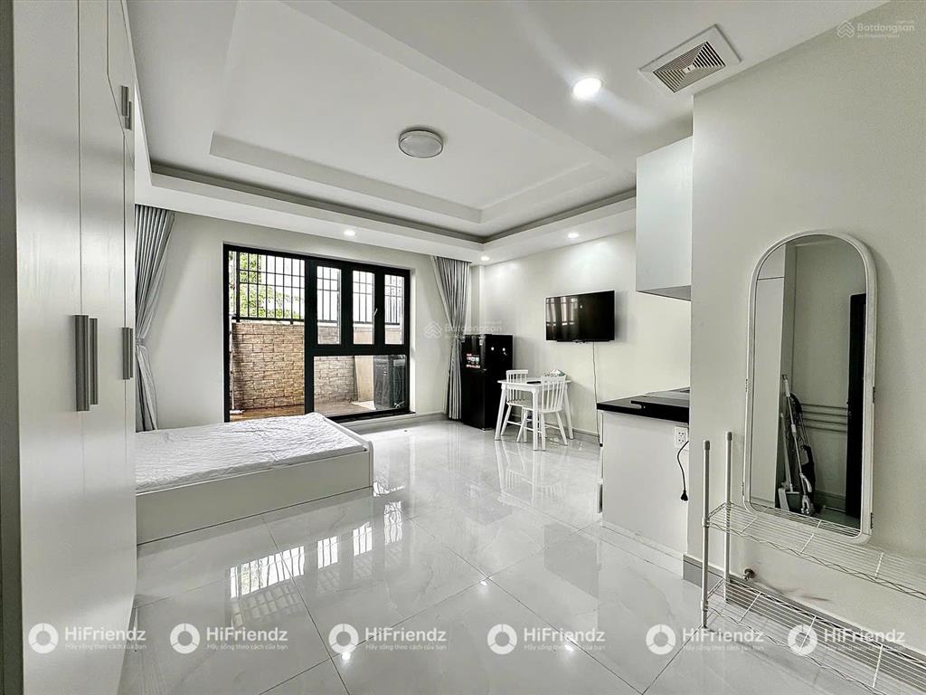 Căn hộ cao cấp, ban công, gần trung tâm