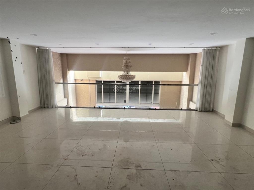 Cho thuê nhà nguyễn đình chiểu  có thang máy, phù hợp spa, quận 3