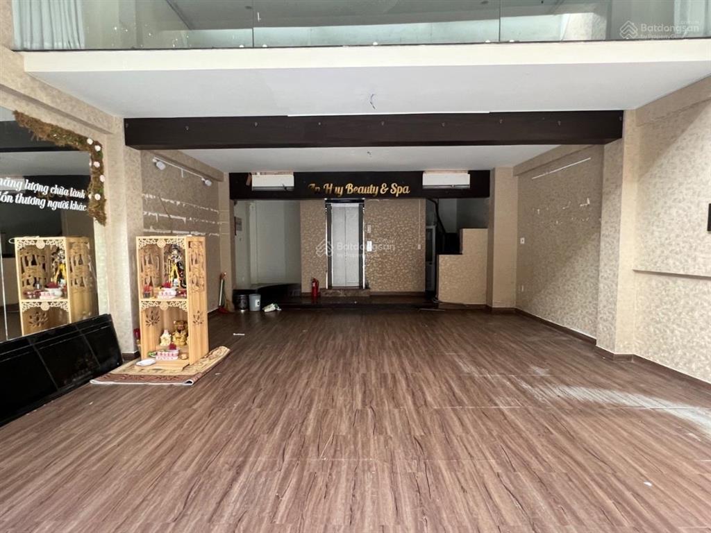 Cho thuê nhà nguyễn đình chiểu  có thang máy, phù hợp spa, quận 3