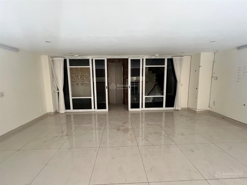 Cho thuê nhà nguyễn đình chiểu  có thang máy, phù hợp spa, quận 3
