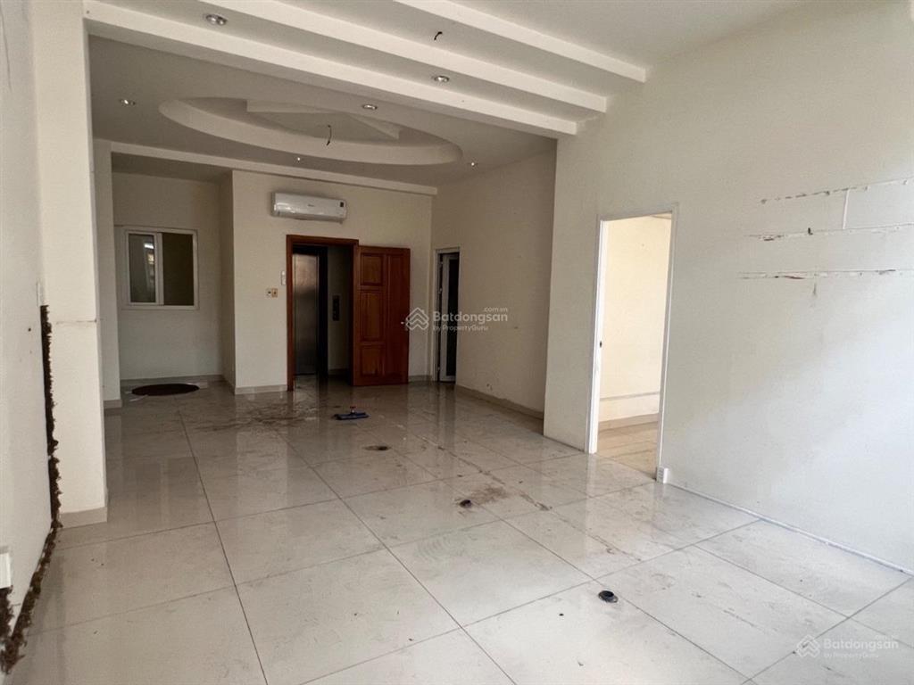 Cho thuê nhà nguyễn đình chiểu  có thang máy, phù hợp spa, quận 3