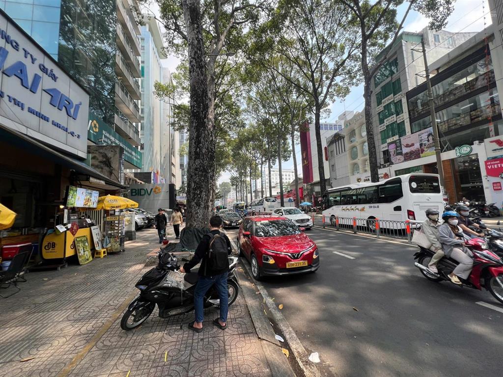 Cho thuê nhà mặt tiền nguyễn thị minh khai (ngang 8m), quận 3