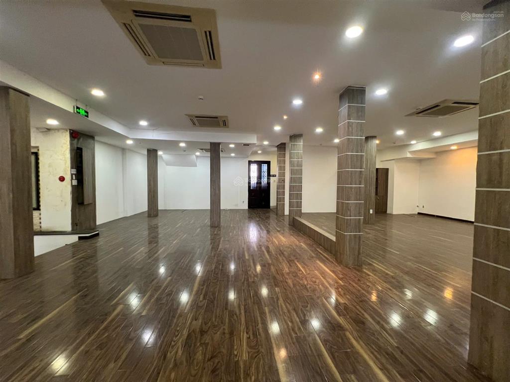 Cho thuê nhà mặt tiền nguyễn thị minh khai (ngang 8m), quận 3