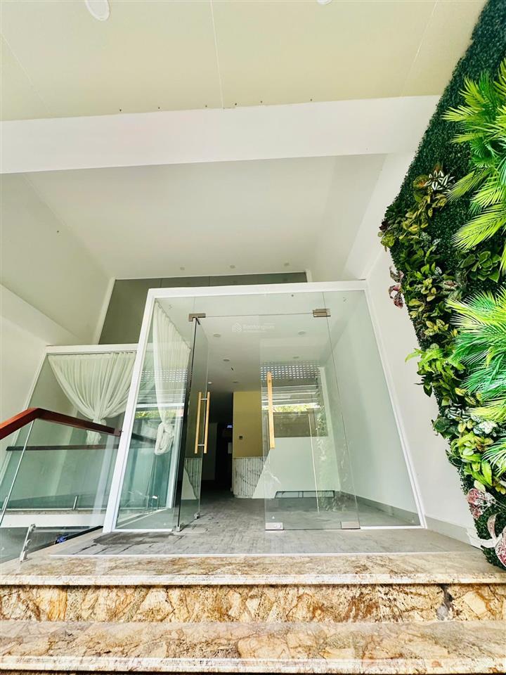 Cho thuê tòa nhà trường sa (6x17m)  thang máy  pccc, phù hợp làm spa, quận bình thạnh