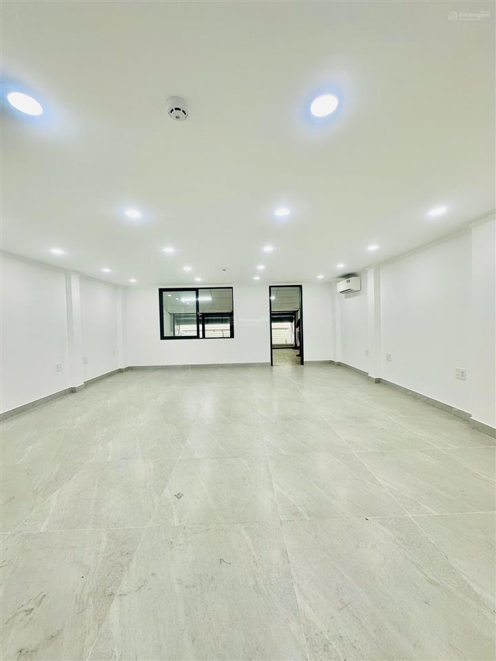 Cho thuê tòa nhà trường sa (6x17m)  thang máy  pccc, phù hợp làm spa, quận bình thạnh